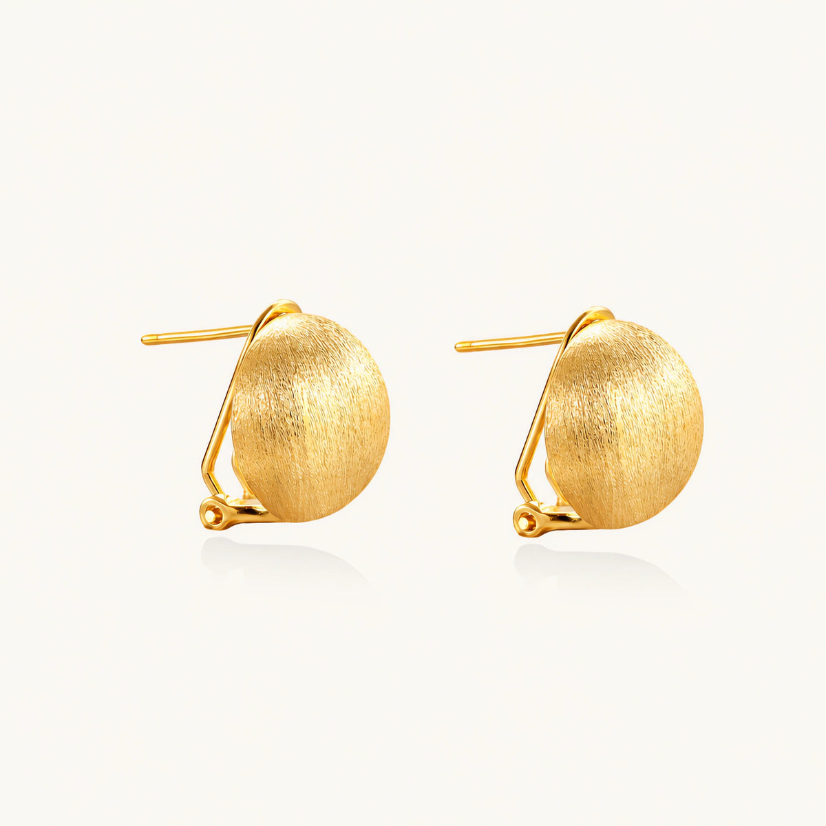 Mattgoldene Dome-Ohrclips - COCELY